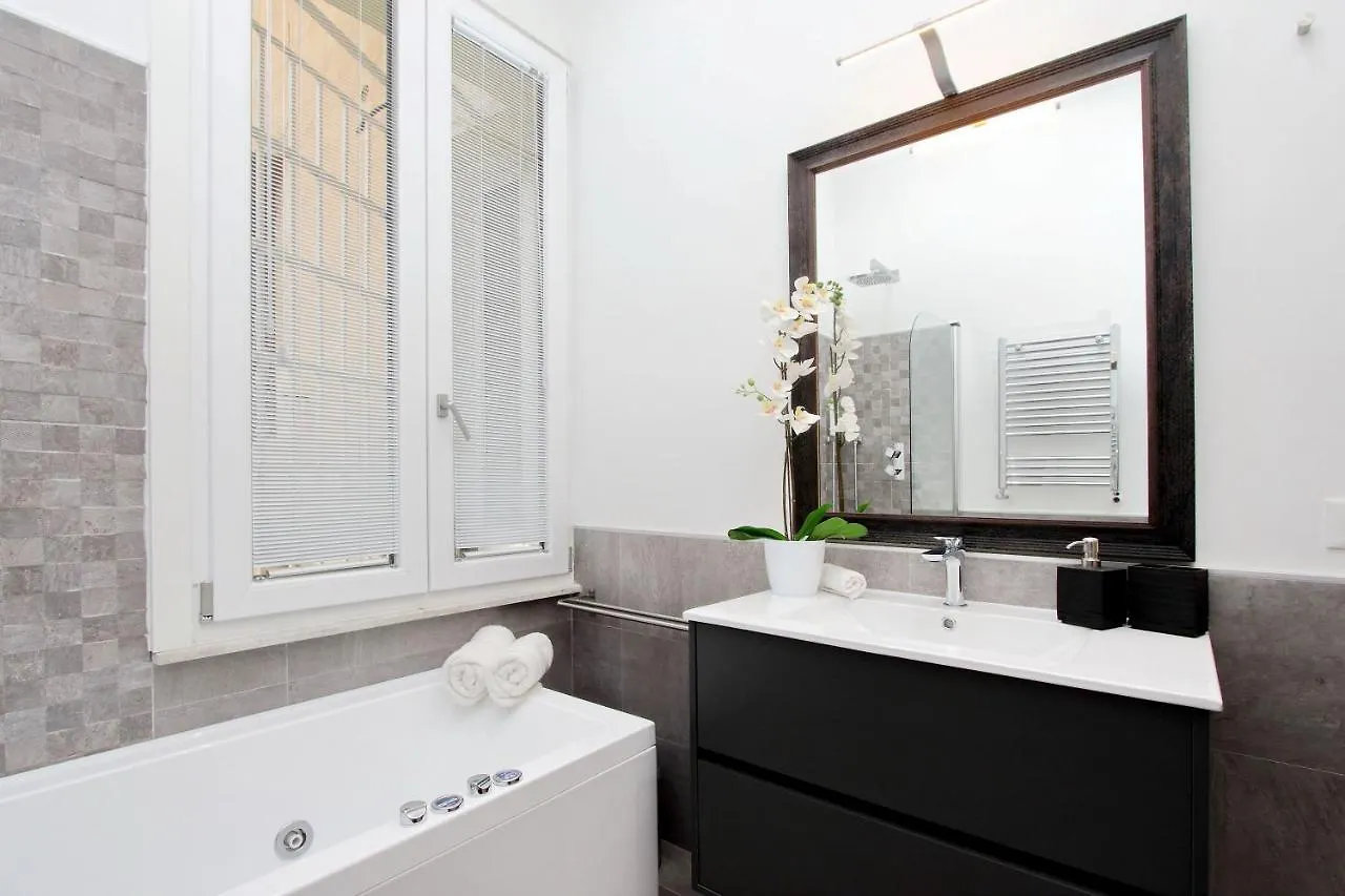 Deza Cozy Place Ripetta Rome Italy